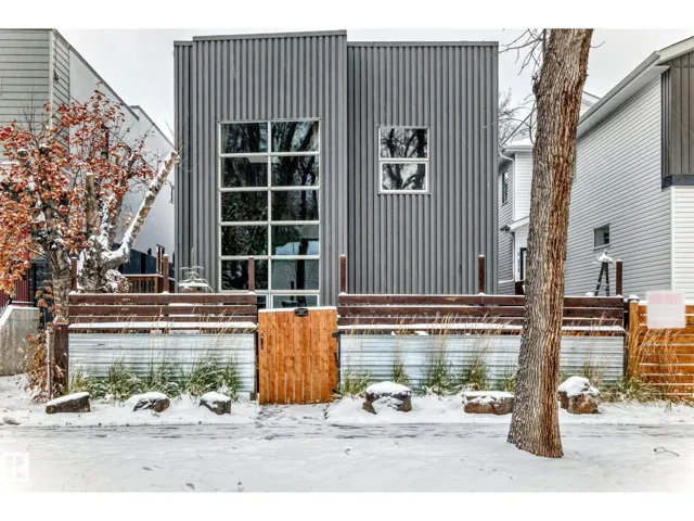 9318 109 AV NW, Edmonton, Alberta T5H1C5