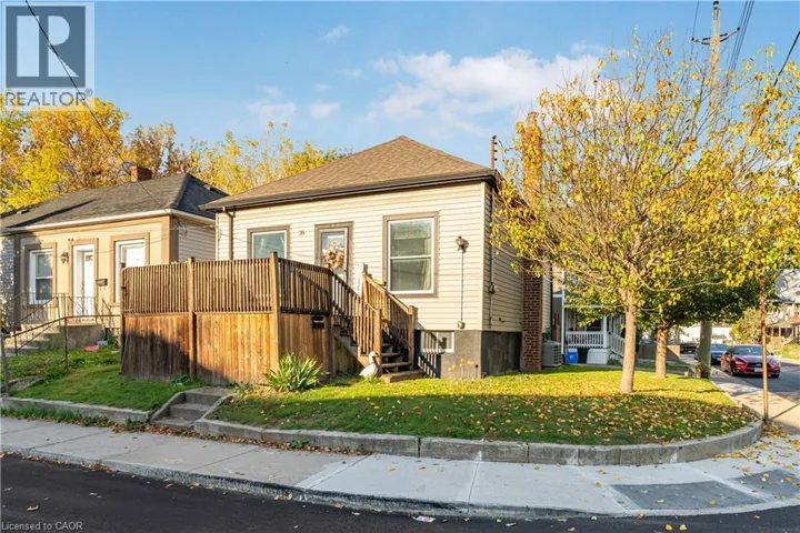 35 DOUGLAS Avenue, Hamilton, Ontario L8L5P7