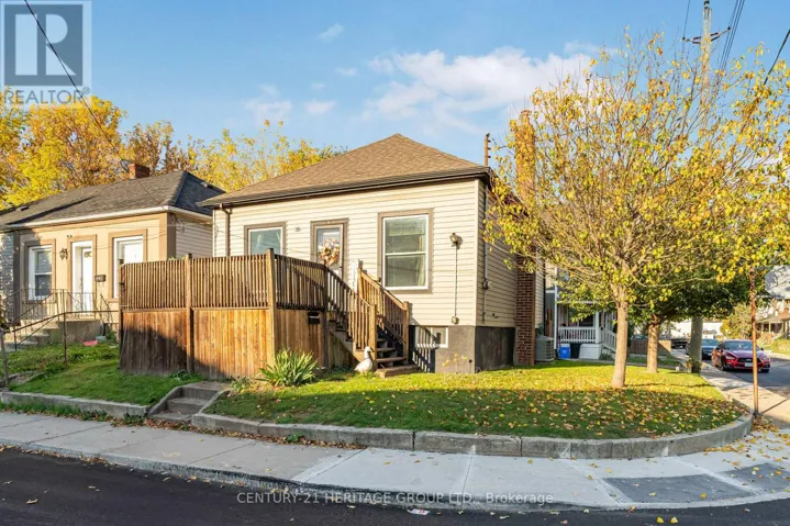 35 DOUGLAS AVENUE, Hamilton (North End), Ontario L8L5P7