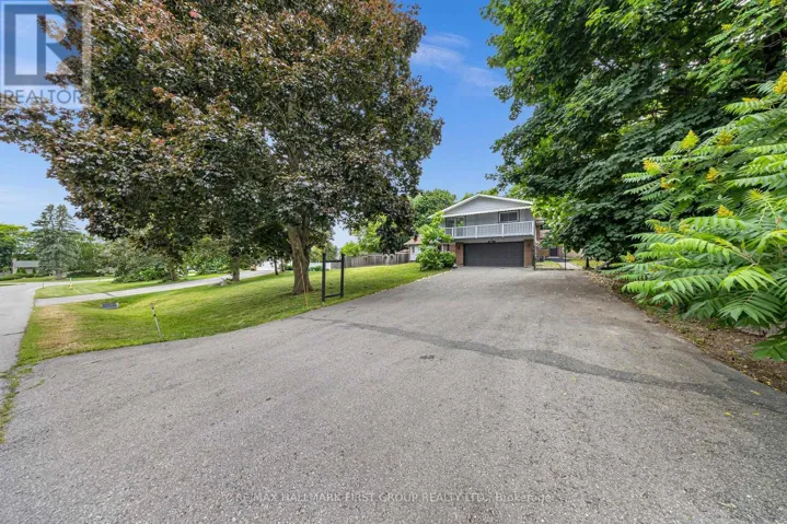 890 BRIARWOOD DRIVE, Oshawa (Pinecrest), Ontario L1K2A6
