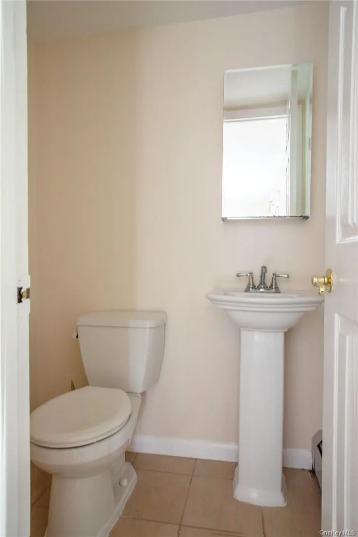 8 Fillmore Court, Woodbury, NY, 3 Bedrooms Bedrooms, 8 Rooms Rooms,1 BathroomBathrooms,Residential Lease,For Rent,Fillmore,0,H6158301 8 Fillmore Court, Woodbury, NY, 3 Bedrooms Bedrooms, 8 Rooms Rooms,1 BathroomBathrooms,Residential Lease,For Rent,Fillmore,0,H6158301