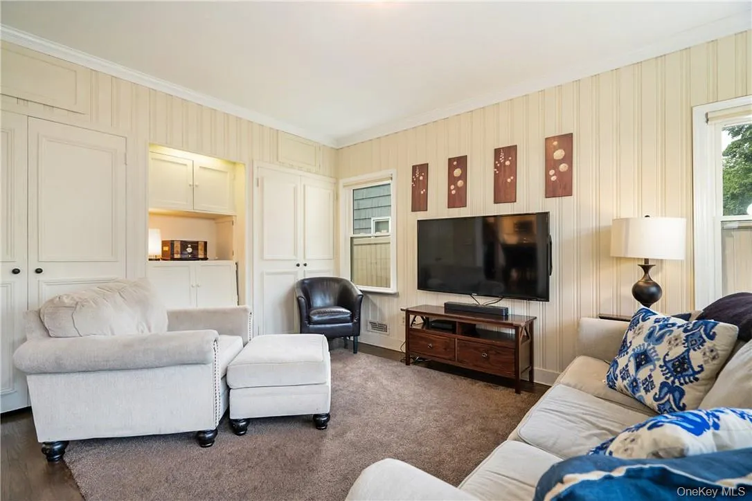 28 Top O The Ridge Drive, New Rochelle, NY, 3 Bedrooms Bedrooms, 7 Rooms Rooms,1 BathroomBathrooms,Residential,For Rent,Top O The Ridge,0,H6195042 28 Top O The Ridge Drive, New Rochelle, NY, 3 Bedrooms Bedrooms, 7 Rooms Rooms,1 BathroomBathrooms,Residential,For Rent,Top O The Ridge,0,H6195042