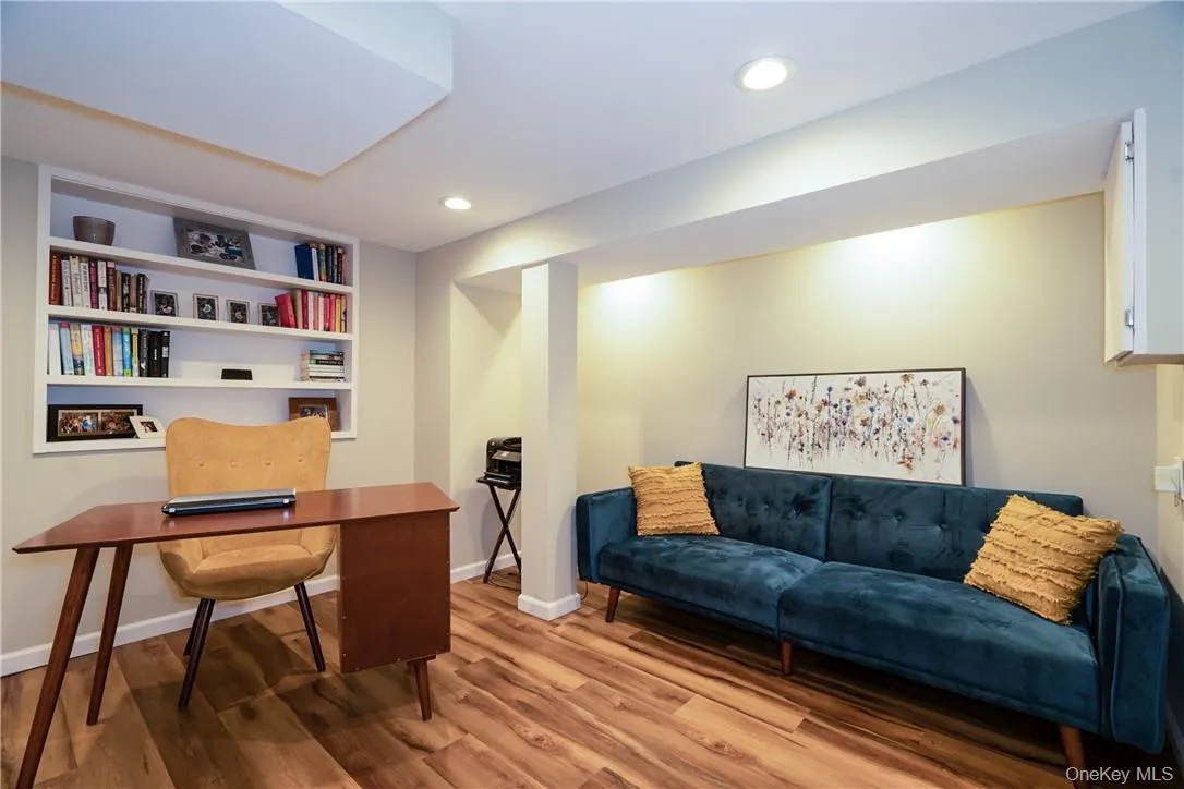 28 Top O The Ridge Drive, New Rochelle, NY, 3 Bedrooms Bedrooms, 7 Rooms Rooms,1 BathroomBathrooms,Residential,For Rent,Top O The Ridge,0,H6195042 28 Top O The Ridge Drive, New Rochelle, NY, 3 Bedrooms Bedrooms, 7 Rooms Rooms,1 BathroomBathrooms,Residential,For Rent,Top O The Ridge,0,H6195042