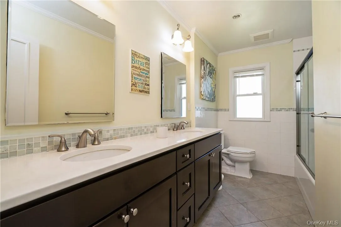 28 Top O The Ridge Drive, New Rochelle, NY, 3 Bedrooms Bedrooms, 7 Rooms Rooms,1 BathroomBathrooms,Residential,For Rent,Top O The Ridge,0,H6195042 28 Top O The Ridge Drive, New Rochelle, NY, 3 Bedrooms Bedrooms, 7 Rooms Rooms,1 BathroomBathrooms,Residential,For Rent,Top O The Ridge,0,H6195042