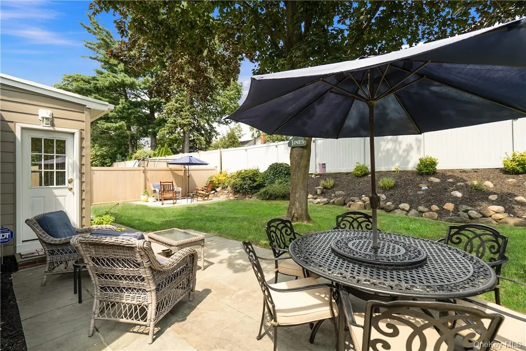 28 Top O The Ridge Drive, New Rochelle, NY, 3 Bedrooms Bedrooms, 7 Rooms Rooms,1 BathroomBathrooms,Residential,For Rent,Top O The Ridge,0,H6195042 28 Top O The Ridge Drive, New Rochelle, NY, 3 Bedrooms Bedrooms, 7 Rooms Rooms,1 BathroomBathrooms,Residential,For Rent,Top O The Ridge,0,H6195042
