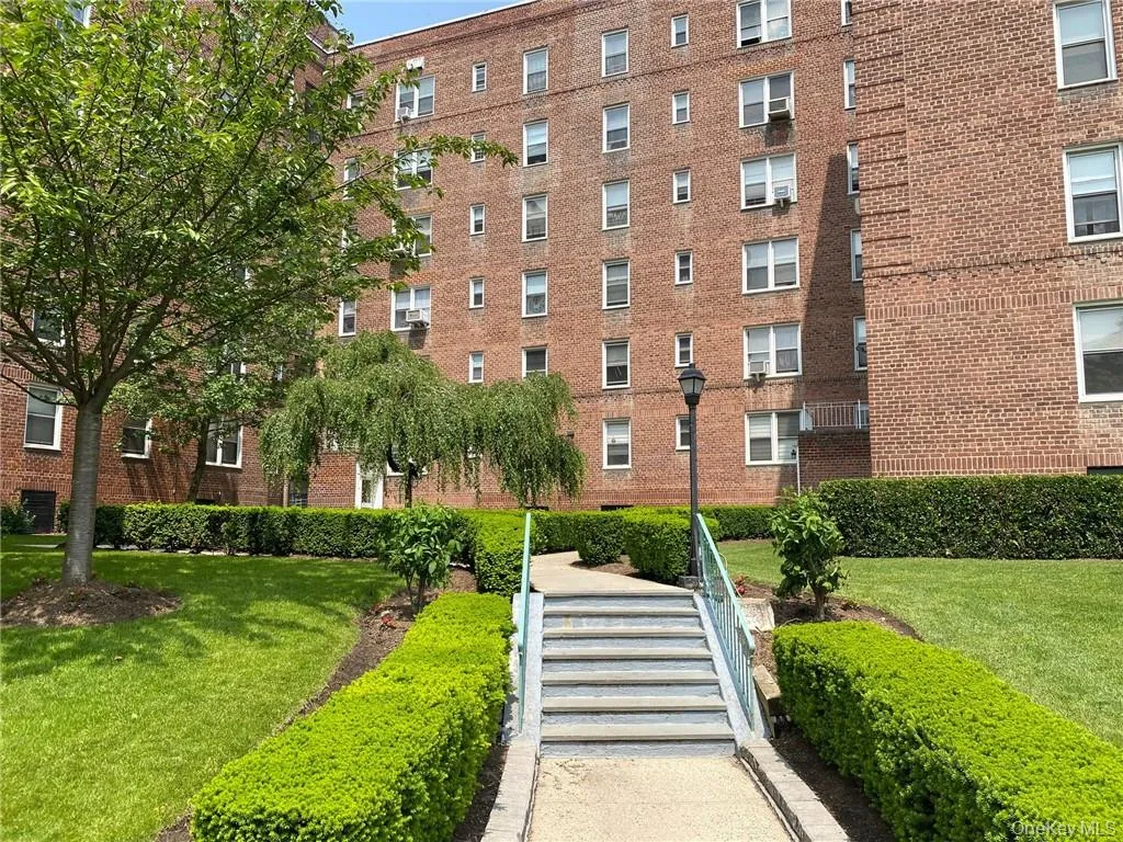 5645 Netherland Avenue, New York, NY, 1 Bedroom Bedrooms, 3 Rooms Rooms,1 BathroomBathrooms,Residential Sale,For Rent,Netherland,0,H6250391 5645 Netherland Avenue, New York, NY, 1 Bedroom Bedrooms, 3 Rooms Rooms,1 BathroomBathrooms,Residential Sale,For Rent,Netherland,0,H6250391