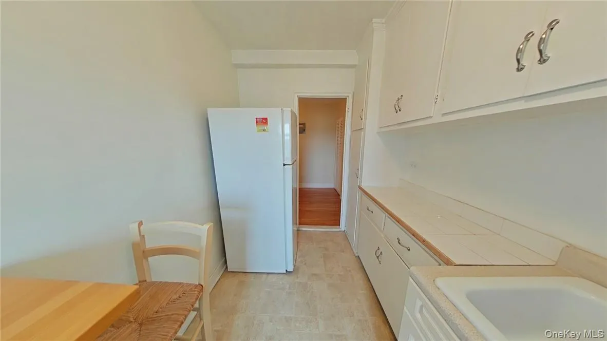 5645 Netherland Avenue, New York, NY, 1 Bedroom Bedrooms, 3 Rooms Rooms,1 BathroomBathrooms,Residential Sale,For Rent,Netherland,0,H6250391 5645 Netherland Avenue, New York, NY, 1 Bedroom Bedrooms, 3 Rooms Rooms,1 BathroomBathrooms,Residential Sale,For Rent,Netherland,0,H6250391