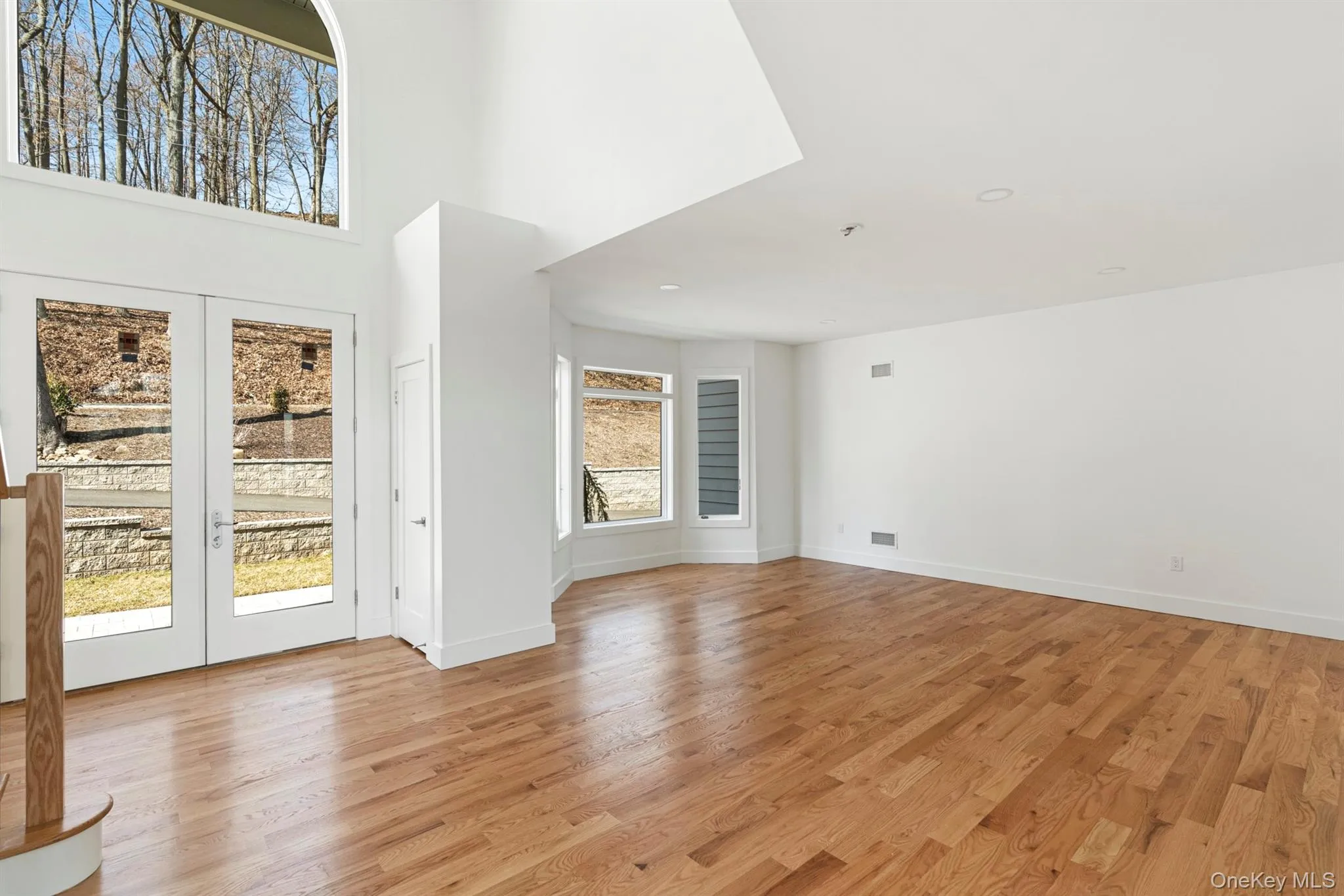 Well-sized dining room can seat up to 10. Well-sized dining room can seat up to 10.