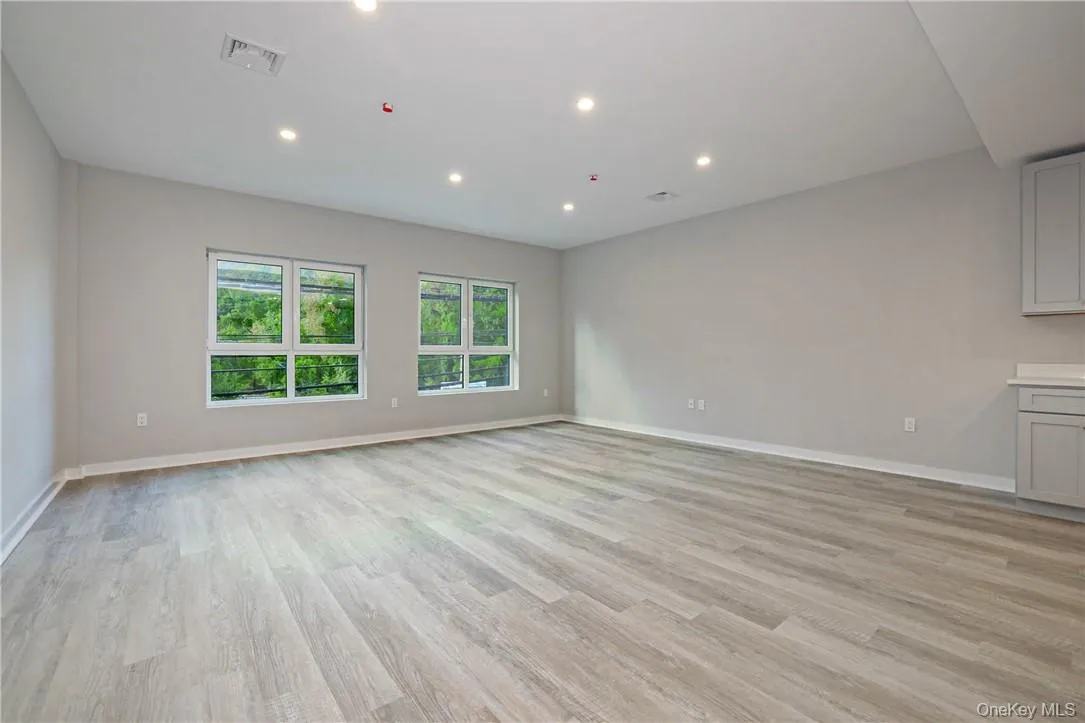 500 Commerce Street, Mount Pleasant, NY, 2 Bedrooms Bedrooms, 4 Rooms Rooms,1 BathroomBathrooms,Residential Lease,Idx,Commerce,0,H6275245 500 Commerce Street, Mount Pleasant, NY, 2 Bedrooms Bedrooms, 4 Rooms Rooms,1 BathroomBathrooms,Residential Lease,Idx,Commerce,0,H6275245