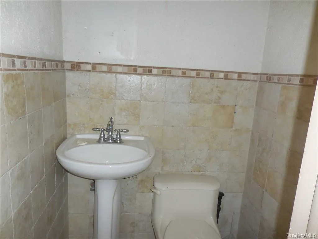 146 Robinson Avenue, Newburgh (city), NY, ,Commercial Lease,Idx,Robinson,0,H6276090 146 Robinson Avenue, Newburgh (city), NY, ,Commercial Lease,Idx,Robinson,0,H6276090