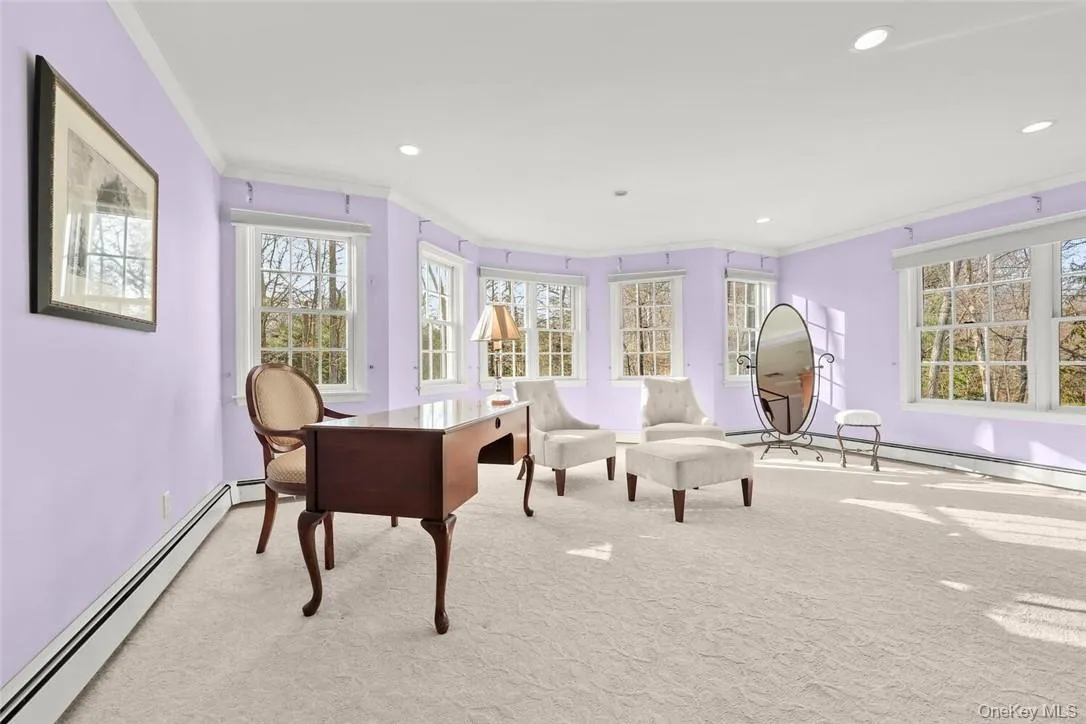 Spacious primary Bedroom Suite Spacious primary Bedroom Suite
