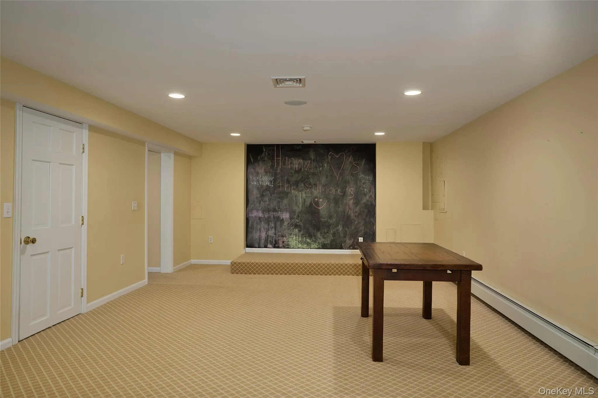 Wonderful playroom and/or gym! Wonderful playroom and/or gym!