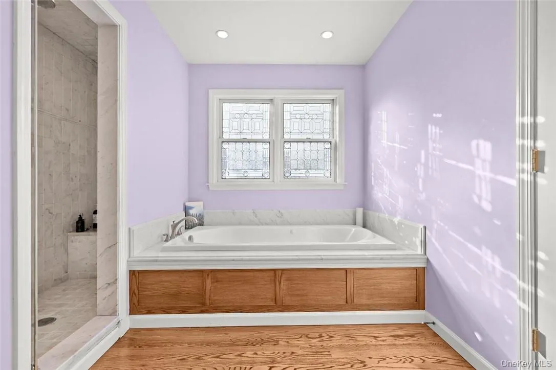 Primary Bedroom en-suite bath Primary Bedroom en-suite bath