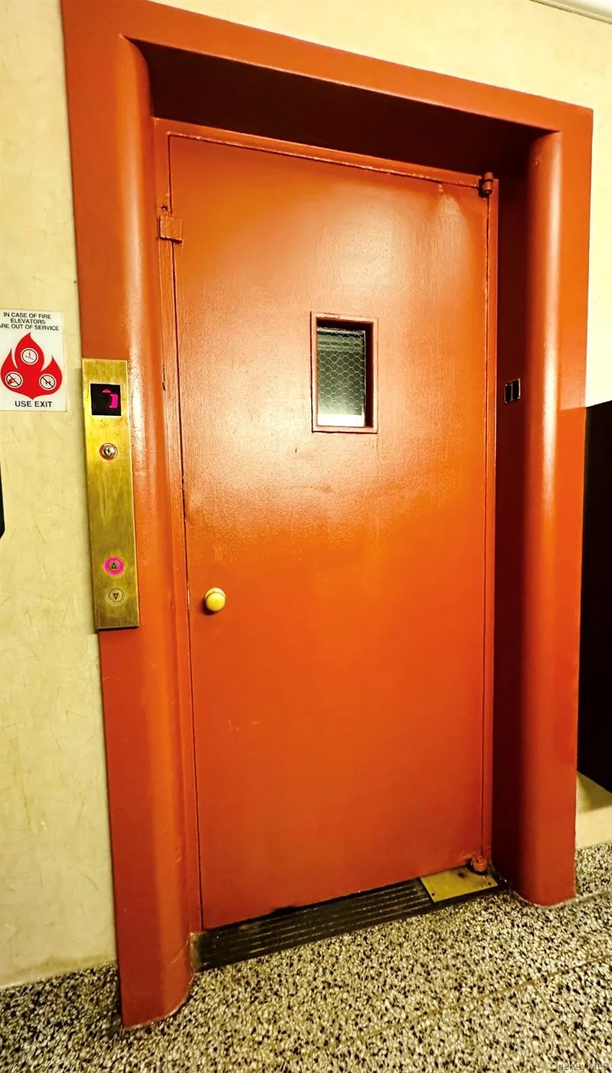 Elevator Elevator
