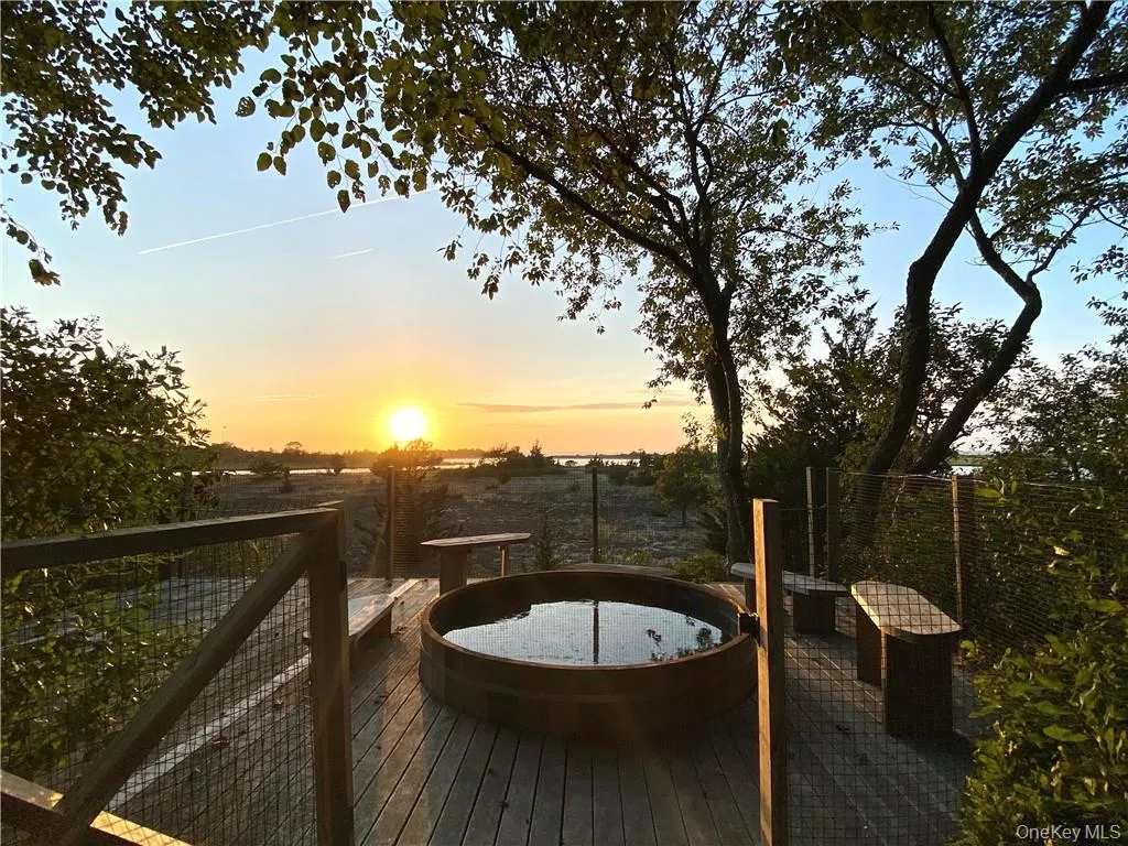 Outdoor Hot tub Outdoor Hot tub