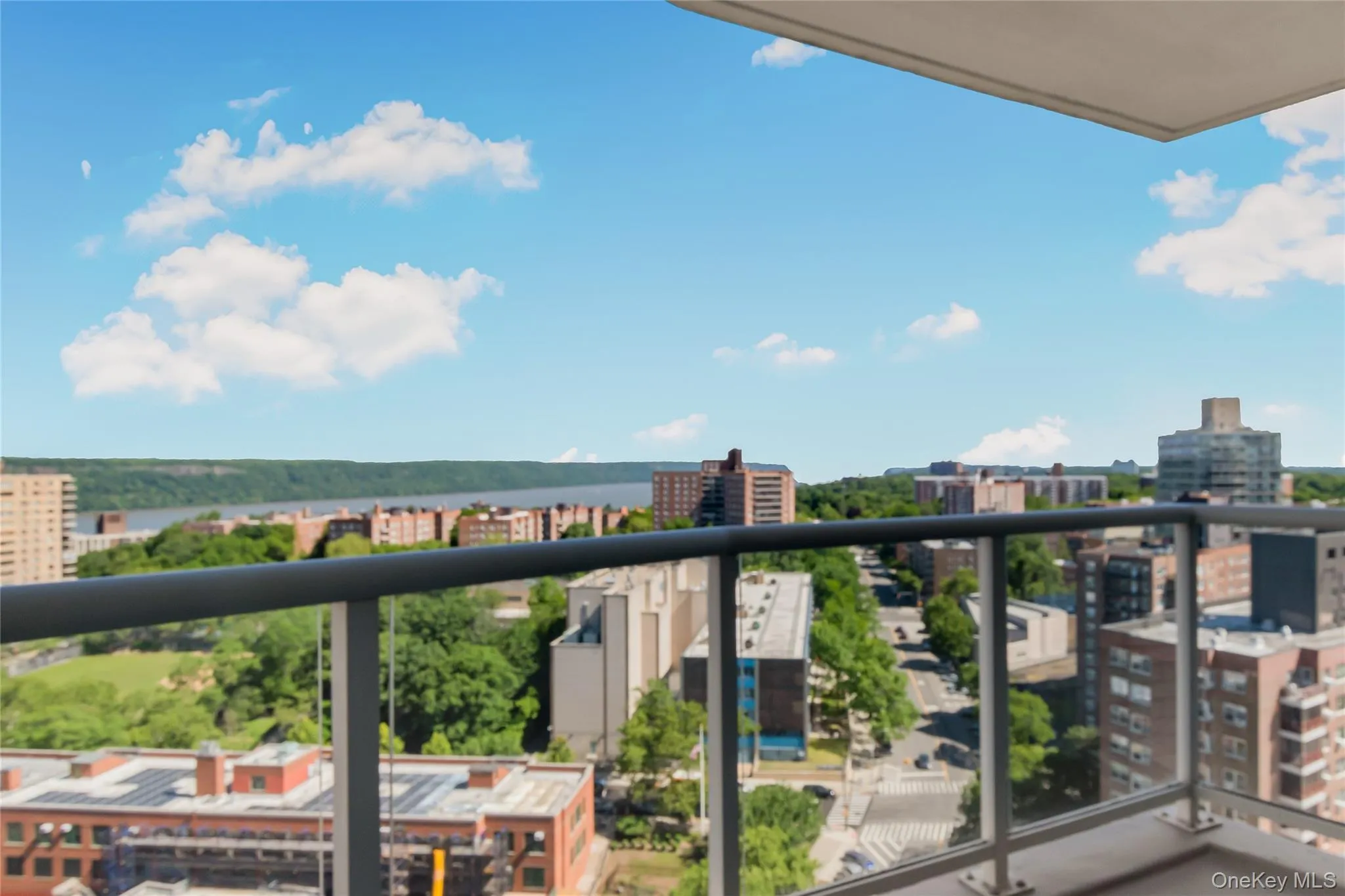 3333 Henry Hudson Parkway, New York, NY, 1 Bedroom Bedrooms, 4 Rooms Rooms,1 BathroomBathrooms,Residential,For Rent,Henry Hudson,0,H6288199 3333 Henry Hudson Parkway, New York, NY, 1 Bedroom Bedrooms, 4 Rooms Rooms,1 BathroomBathrooms,Residential,For Rent,Henry Hudson,0,H6288199