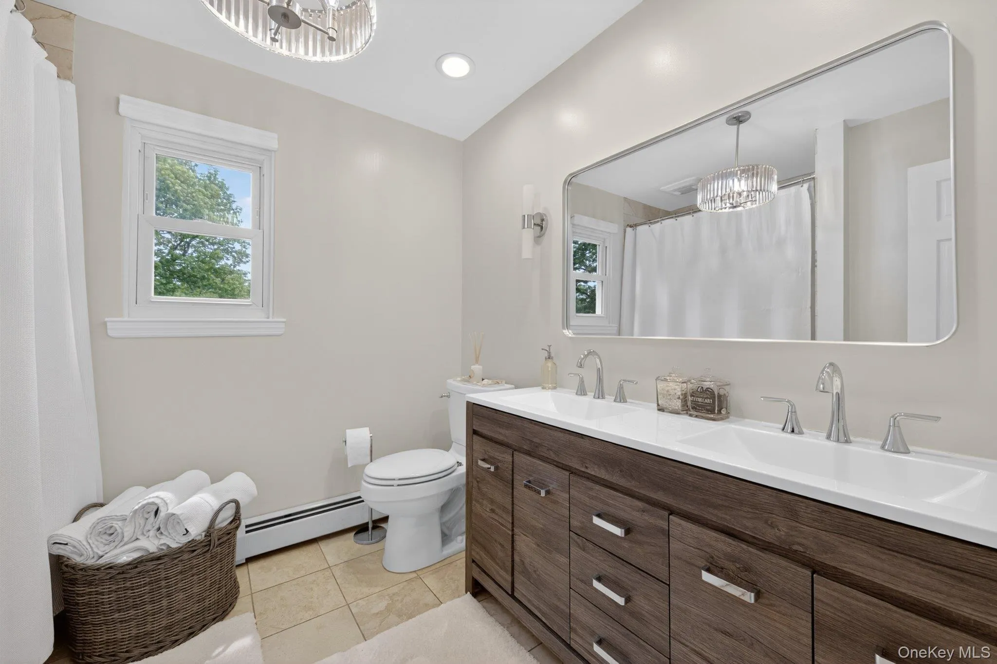Full hall bathroom. Full hall bathroom.