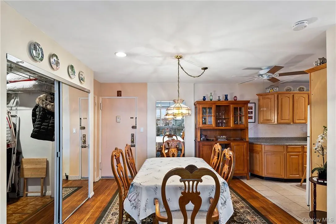 525 236 Street, New York, NY, 1 Bedroom Bedrooms, 3 Rooms Rooms,1 BathroomBathrooms,Residential Sale,For Rent,236,0,H6292011 525 236 Street, New York, NY, 1 Bedroom Bedrooms, 3 Rooms Rooms,1 BathroomBathrooms,Residential Sale,For Rent,236,0,H6292011