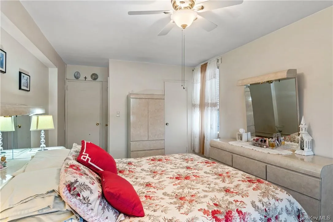525 236 Street, New York, NY, 1 Bedroom Bedrooms, 3 Rooms Rooms,1 BathroomBathrooms,Residential Sale,For Rent,236,0,H6292011 525 236 Street, New York, NY, 1 Bedroom Bedrooms, 3 Rooms Rooms,1 BathroomBathrooms,Residential Sale,For Rent,236,0,H6292011