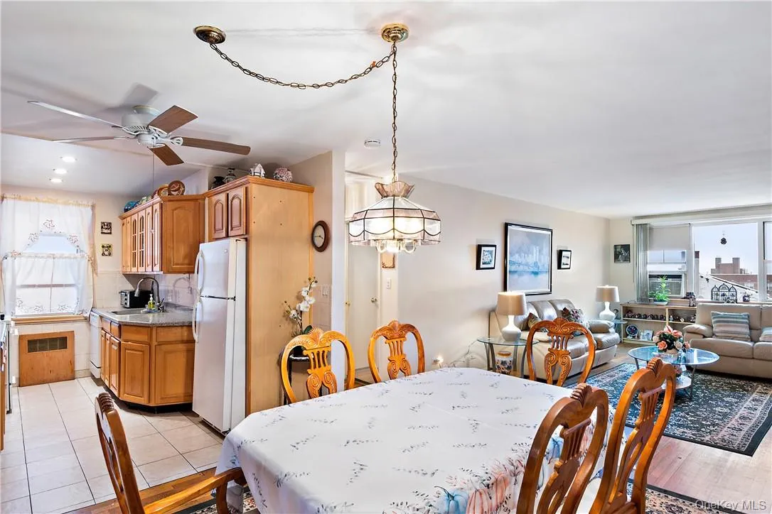 525 236 Street, New York, NY, 1 Bedroom Bedrooms, 3 Rooms Rooms,1 BathroomBathrooms,Residential Sale,For Rent,236,0,H6292011 525 236 Street, New York, NY, 1 Bedroom Bedrooms, 3 Rooms Rooms,1 BathroomBathrooms,Residential Sale,For Rent,236,0,H6292011