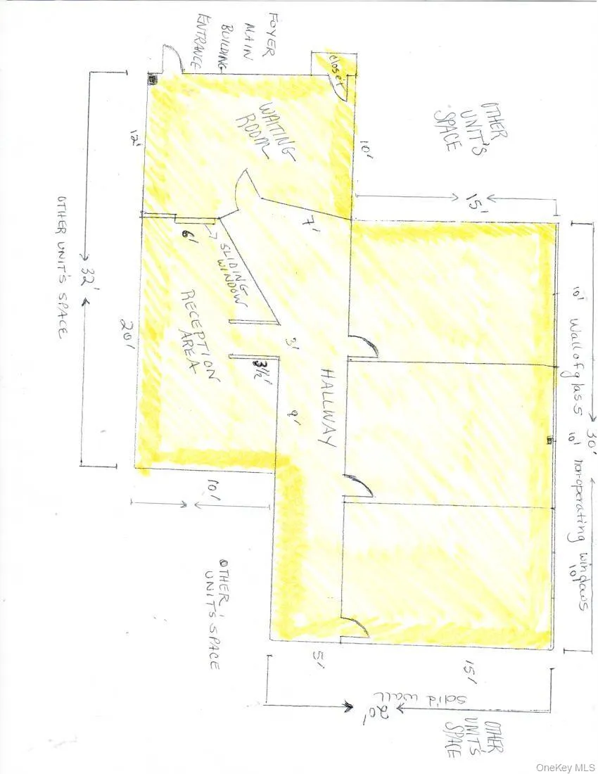 See in yellow outline the subject space. See in yellow outline the subject space.