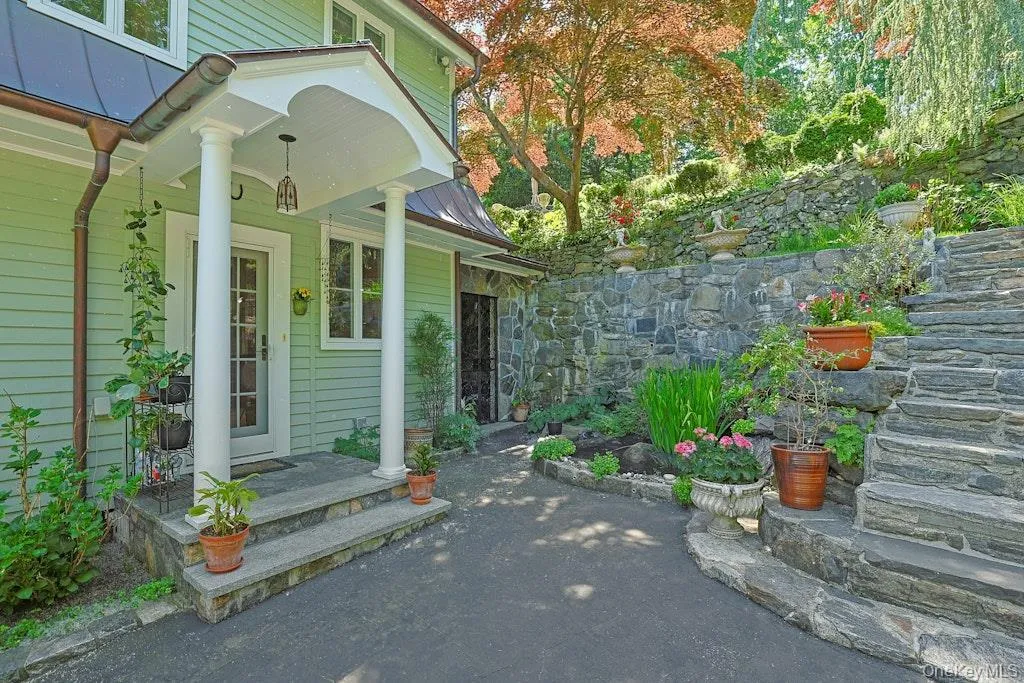97 Underhill Road, Greenburgh, NY, 4 Bedrooms Bedrooms, 9 Rooms Rooms,2 BathroomsBathrooms,Residential,For Rent,Underhill,0,H6303051 97 Underhill Road, Greenburgh, NY, 4 Bedrooms Bedrooms, 9 Rooms Rooms,2 BathroomsBathrooms,Residential,For Rent,Underhill,0,H6303051