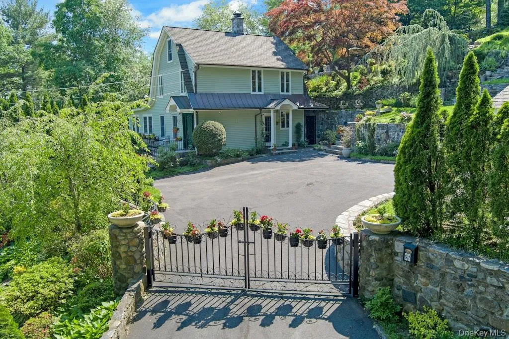 97 Underhill Road, Greenburgh, NY, 4 Bedrooms Bedrooms, 9 Rooms Rooms,2 BathroomsBathrooms,Residential,For Rent,Underhill,0,H6303051 97 Underhill Road, Greenburgh, NY, 4 Bedrooms Bedrooms, 9 Rooms Rooms,2 BathroomsBathrooms,Residential,For Rent,Underhill,0,H6303051