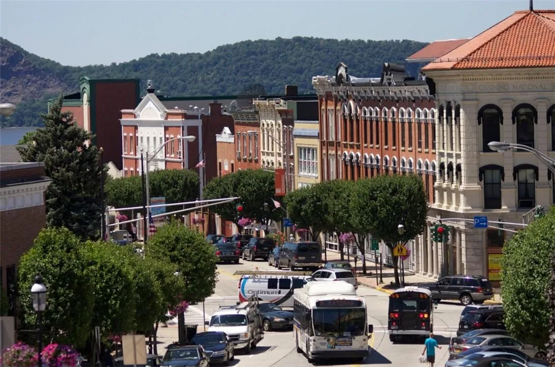 Main Street view from Church Street. Main Street view from Church Street.