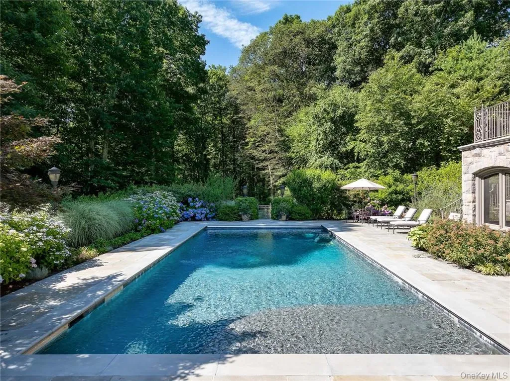 Pool with spa Pool with spa