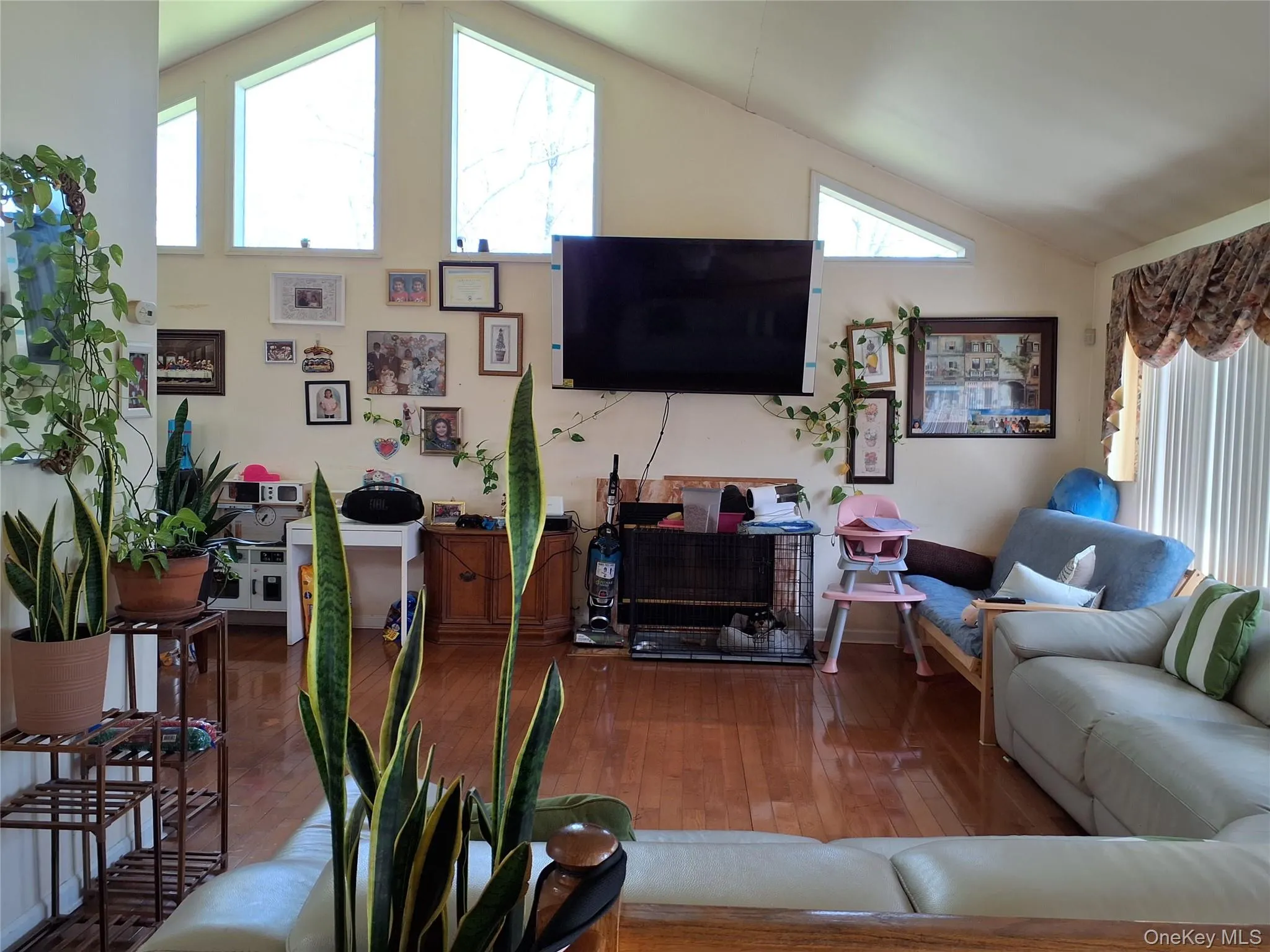 9 Aron Court, Ramapo, NY, 4 Bedrooms Bedrooms, 9 Rooms Rooms,3 BathroomsBathrooms,Residential Sale,For Rent,Aron,0,H6315100 9 Aron Court, Ramapo, NY, 4 Bedrooms Bedrooms, 9 Rooms Rooms,3 BathroomsBathrooms,Residential Sale,For Rent,Aron,0,H6315100