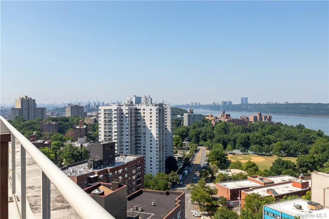 640 237th Street, New York, NY, 4 Bedrooms Bedrooms, 6 Rooms Rooms,4 BathroomsBathrooms,Residential,For Rent,237th,0,H6317594 640 237th Street, New York, NY, 4 Bedrooms Bedrooms, 6 Rooms Rooms,4 BathroomsBathrooms,Residential,For Rent,237th,0,H6317594