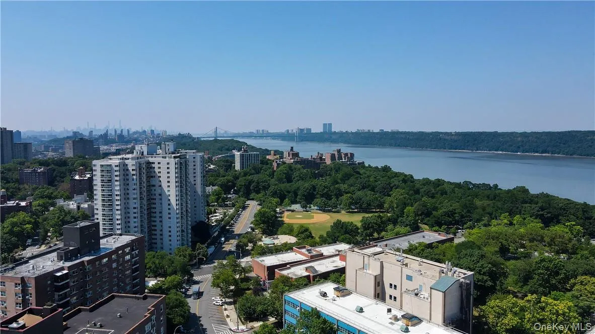Bird's eye view with a water view Bird's eye view with a water view