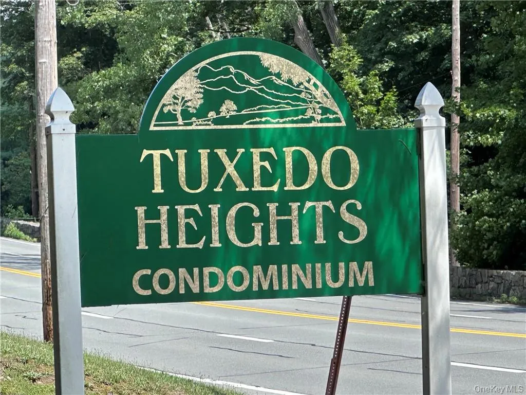 View of community / neighborhood sign View of community / neighborhood sign