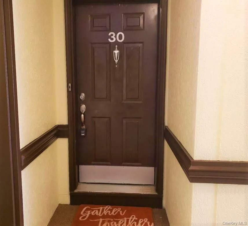 Welcome to #30 Huntington Circle! Welcome to #30 Huntington Circle!