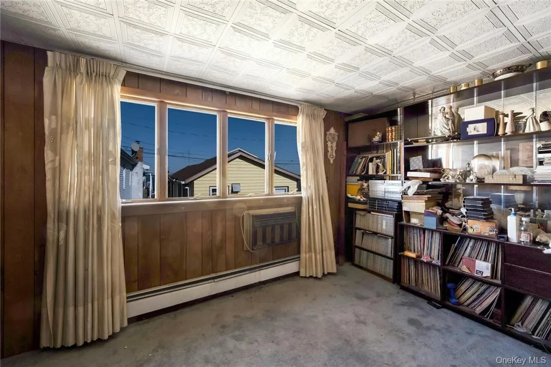 Bedroom or can be used as Formal Dining Room Bedroom or can be used as Formal Dining Room