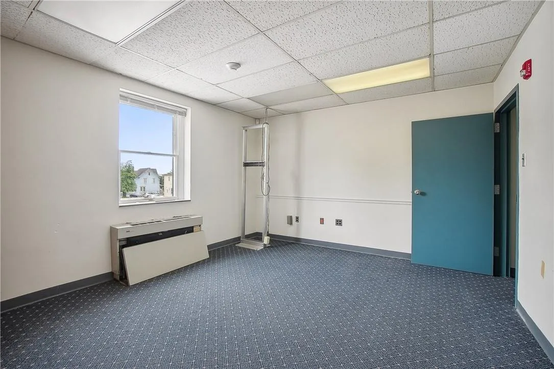 Upper Floor Offices Upper Floor Offices