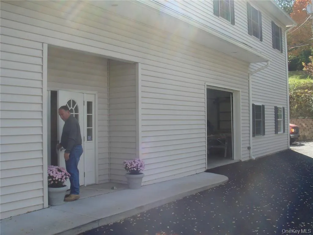 26 Grove Street, Monroe, NY, ,Commercial Lease,For Rent,Grove,0,H6331488 26 Grove Street, Monroe, NY, ,Commercial Lease,For Rent,Grove,0,H6331488