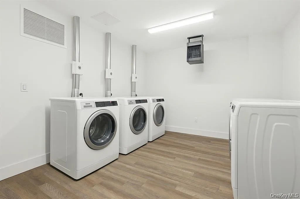 Common Laundry Room Common Laundry Room
