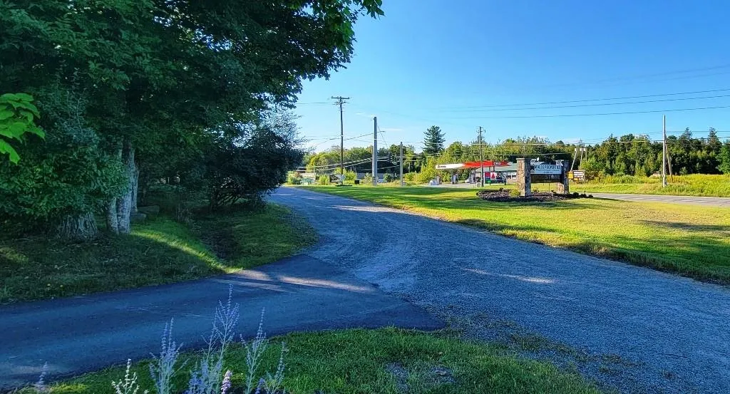 Rt. 17B & traffic light Rt. 17B & traffic light