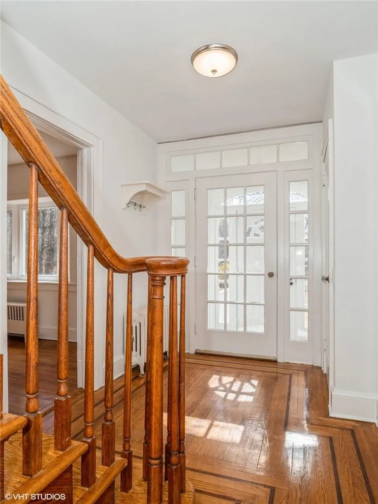 The formal entryway connects the living and dining rooms. The formal entryway connects the living and dining rooms.