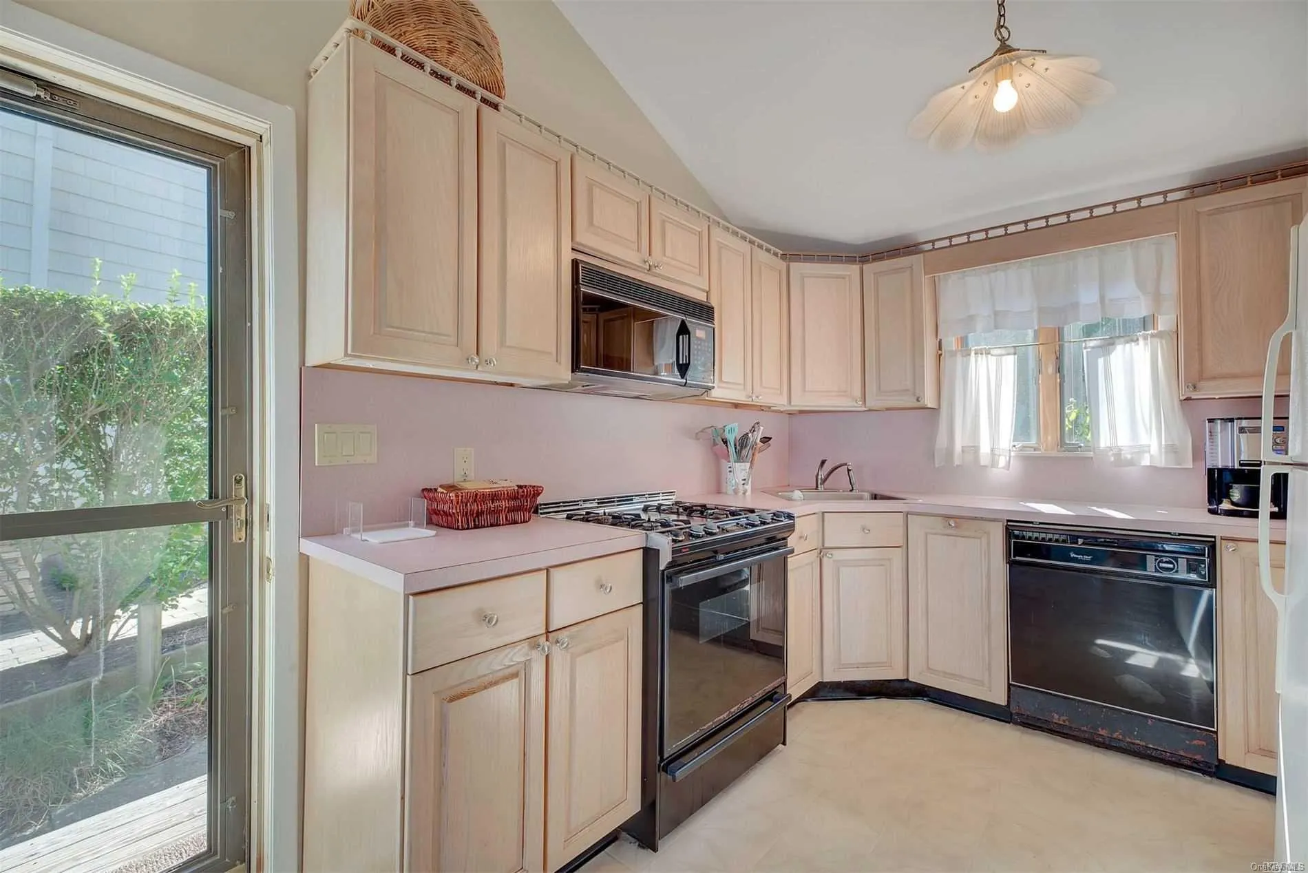 11A Oakhurst Road, Southampton, NY, 2 Bedrooms Bedrooms, 6 Rooms Rooms,1 BathroomBathrooms,Residential Lease,Idx,Oakhurst,0,L3208484 11A Oakhurst Road, Southampton, NY, 2 Bedrooms Bedrooms, 6 Rooms Rooms,1 BathroomBathrooms,Residential Lease,Idx,Oakhurst,0,L3208484