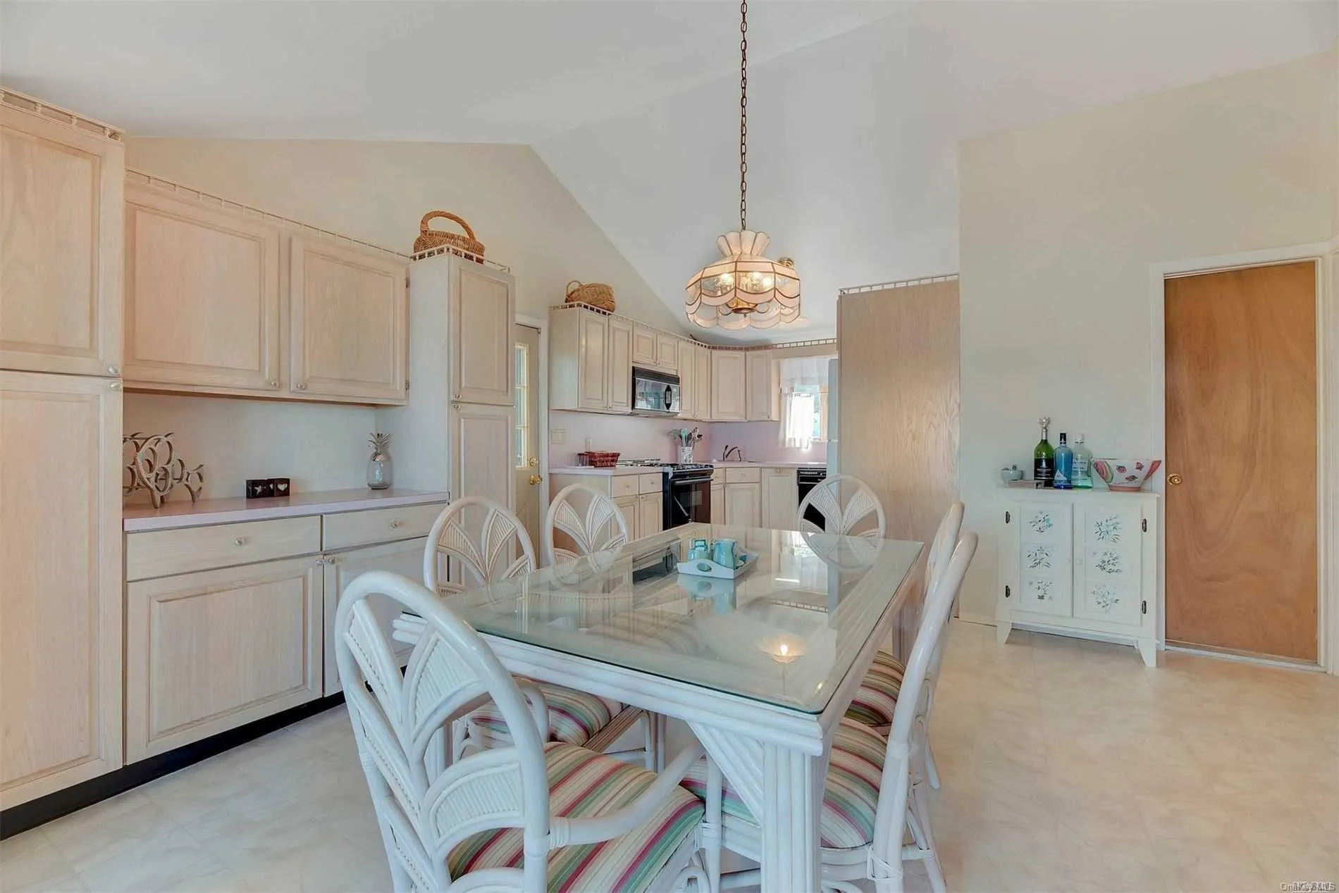 11A Oakhurst Road, Southampton, NY, 2 Bedrooms Bedrooms, 6 Rooms Rooms,1 BathroomBathrooms,Residential Lease,Idx,Oakhurst,0,L3208484 11A Oakhurst Road, Southampton, NY, 2 Bedrooms Bedrooms, 6 Rooms Rooms,1 BathroomBathrooms,Residential Lease,Idx,Oakhurst,0,L3208484