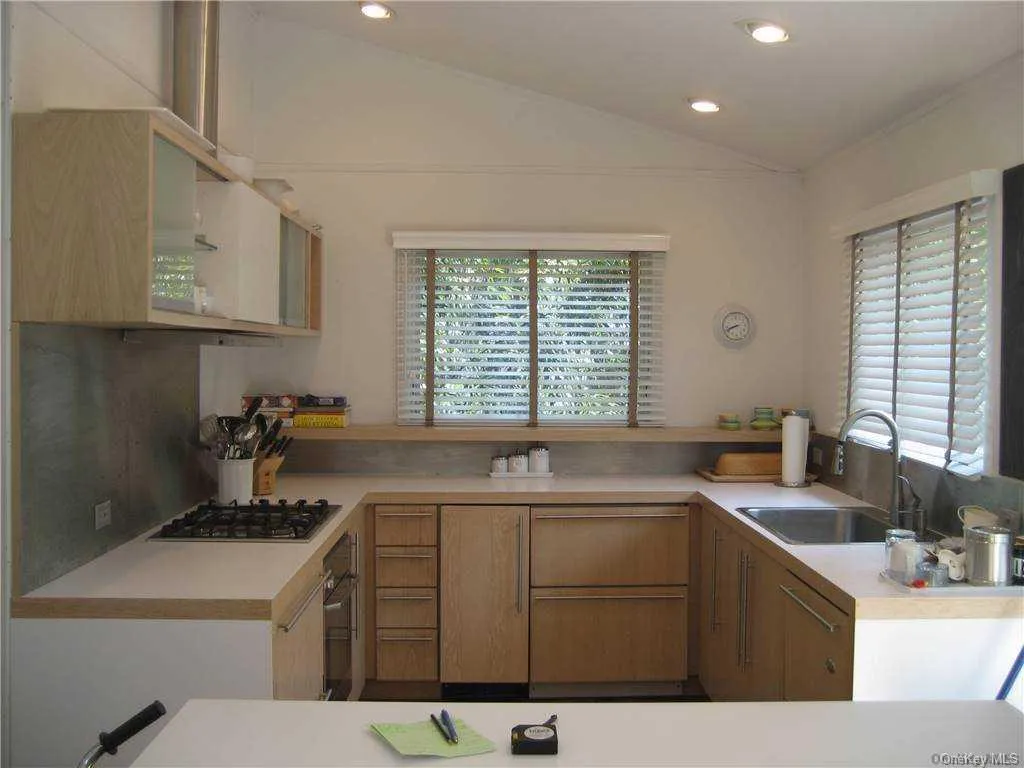 4 Superior Walk, Brookhaven, NY, 3 Bedrooms Bedrooms, 5 Rooms Rooms,1 BathroomBathrooms,Residential Lease,For Rent,Superior,0,L3287688 4 Superior Walk, Brookhaven, NY, 3 Bedrooms Bedrooms, 5 Rooms Rooms,1 BathroomBathrooms,Residential Lease,For Rent,Superior,0,L3287688