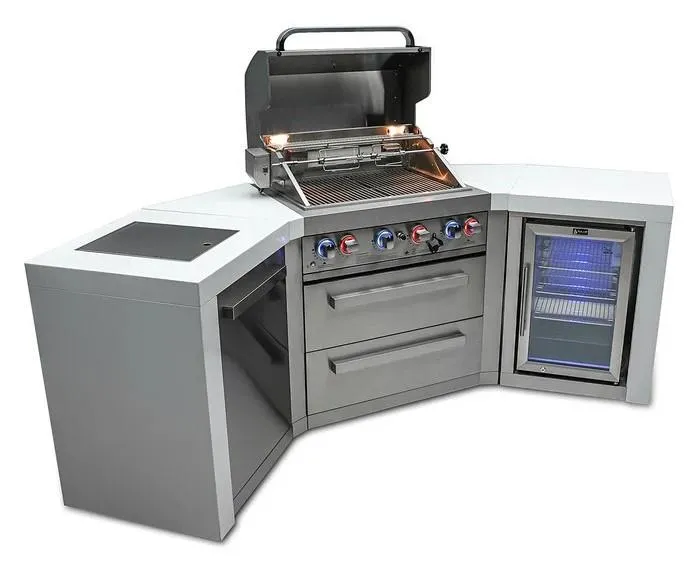 Brand New Mont Alpi Outdoor Kitchen with Refrigerator Brand New Mont Alpi Outdoor Kitchen with Refrigerator