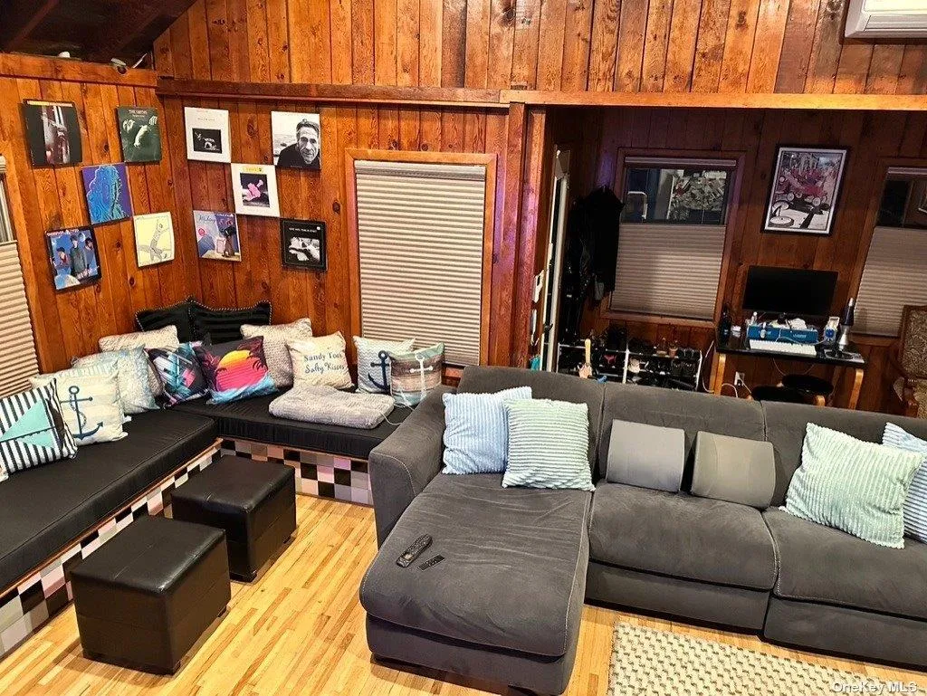 180 Clipper Road, Islip, NY, 3 Bedrooms Bedrooms, 5 Rooms Rooms,2 BathroomsBathrooms,Residential Lease,For Rent,Clipper,0,L3303208 180 Clipper Road, Islip, NY, 3 Bedrooms Bedrooms, 5 Rooms Rooms,2 BathroomsBathrooms,Residential Lease,For Rent,Clipper,0,L3303208