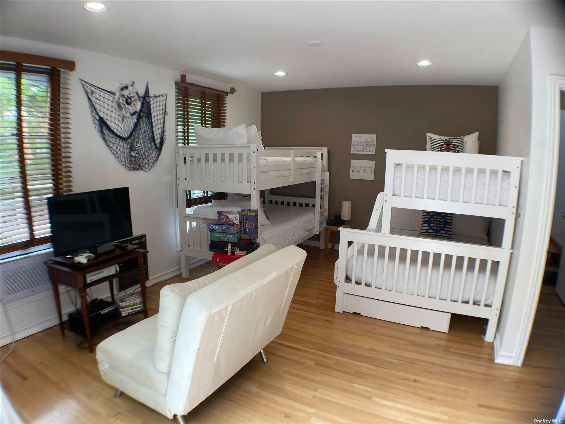 180 Clipper Road, Islip, NY, 3 Bedrooms Bedrooms, 5 Rooms Rooms,2 BathroomsBathrooms,Residential Lease,For Rent,Clipper,0,L3303208 180 Clipper Road, Islip, NY, 3 Bedrooms Bedrooms, 5 Rooms Rooms,2 BathroomsBathrooms,Residential Lease,For Rent,Clipper,0,L3303208