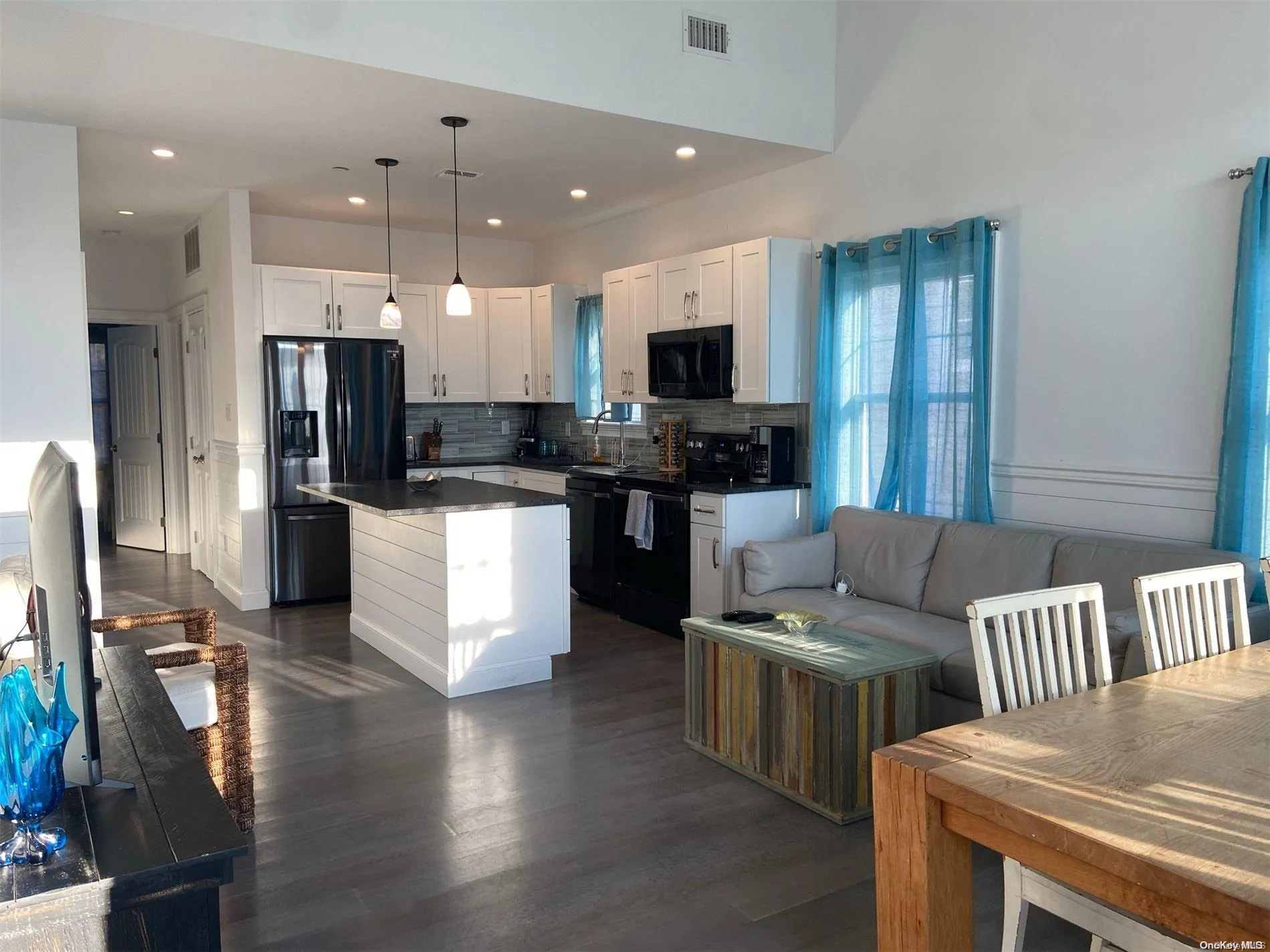 343 Dehnhoff, Islip, NY, 4 Bedrooms Bedrooms, 6 Rooms Rooms,2 BathroomsBathrooms,Residential Lease,For Rent,Dehnhoff,0,L3310108 343 Dehnhoff, Islip, NY, 4 Bedrooms Bedrooms, 6 Rooms Rooms,2 BathroomsBathrooms,Residential Lease,For Rent,Dehnhoff,0,L3310108