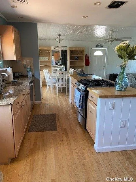 664 Ocean Breeze, Islip, NY, 3 Bedrooms Bedrooms, 8 Rooms Rooms,2 BathroomsBathrooms,Residential Lease,For Rent,Ocean Breeze,0,L3325955 664 Ocean Breeze, Islip, NY, 3 Bedrooms Bedrooms, 8 Rooms Rooms,2 BathroomsBathrooms,Residential Lease,For Rent,Ocean Breeze,0,L3325955