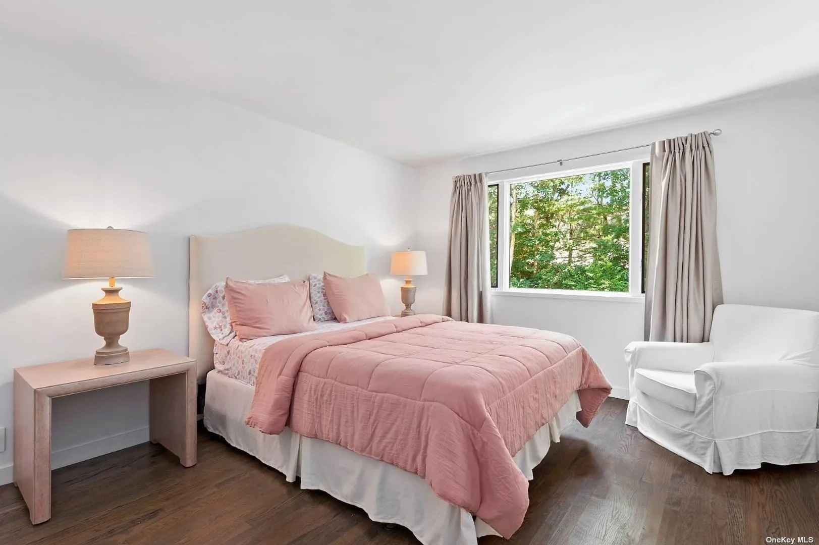 14 Elishas Path, East Hampton, NY, 4 Bedrooms Bedrooms, ,3 BathroomsBathrooms,Residential Lease,Idx,Elishas,0,L3341183 14 Elishas Path, East Hampton, NY, 4 Bedrooms Bedrooms, ,3 BathroomsBathrooms,Residential Lease,Idx,Elishas,0,L3341183