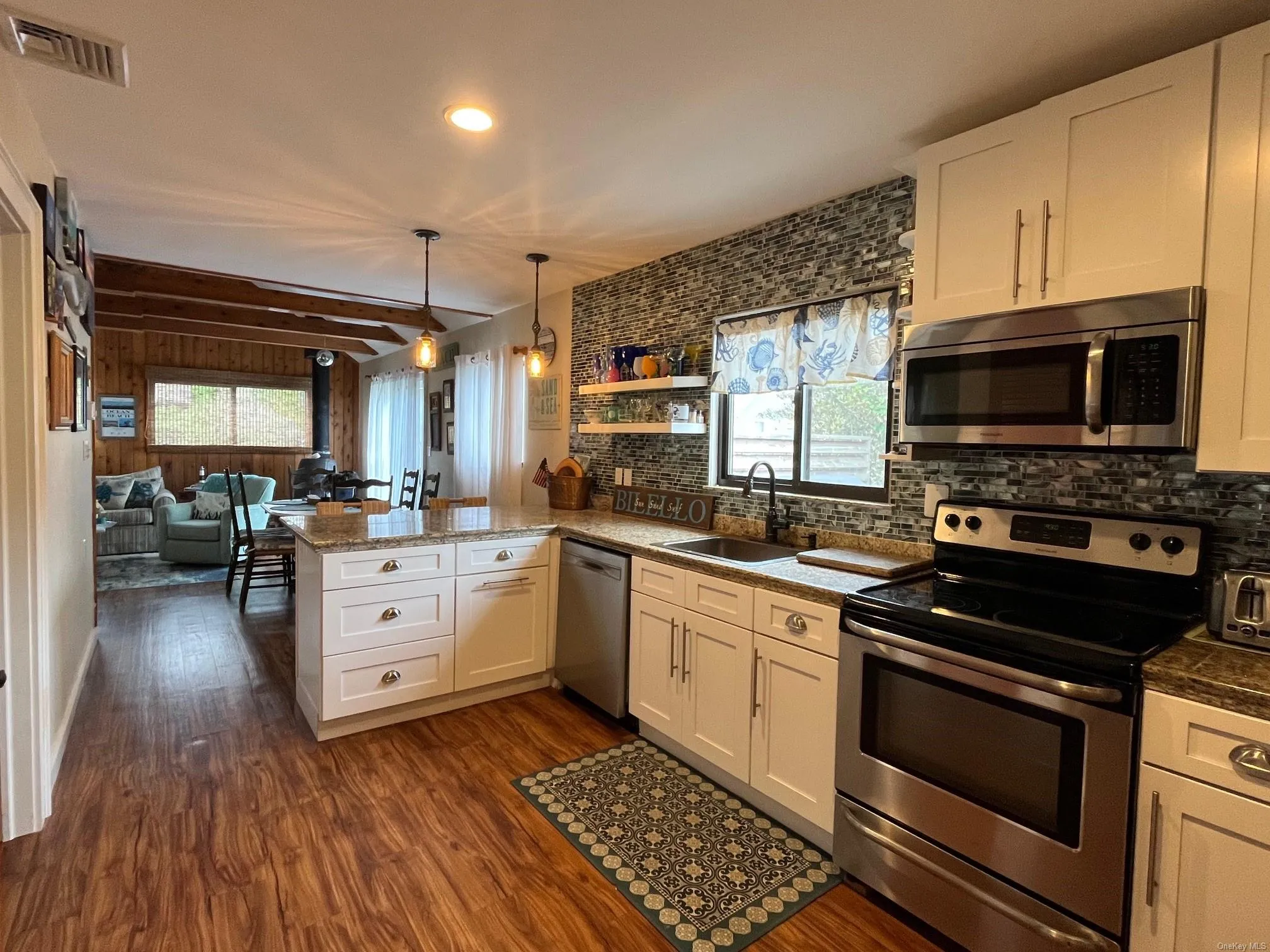 142 Bungalow, Islip, NY, 3 Bedrooms Bedrooms, 7 Rooms Rooms,2 BathroomsBathrooms,Residential Lease,For Rent,Bungalow,0,L3350680 142 Bungalow, Islip, NY, 3 Bedrooms Bedrooms, 7 Rooms Rooms,2 BathroomsBathrooms,Residential Lease,For Rent,Bungalow,0,L3350680